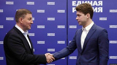 Как устроился сын экс-президента Илья Медведев: дом на Рублевке, работа в компаниях близких папе миллиардеров "Бар был абсолютно пуст, а все камеры наблюдения &mdash; заклеены"