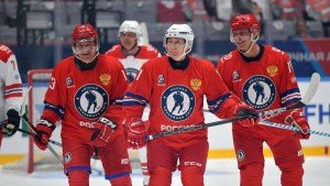 &laquo;Партнер&raquo; Путина по хоккею и двойная афера