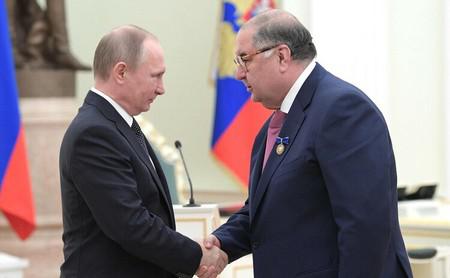Недвижимость Алишера Усманова пришла в движение.