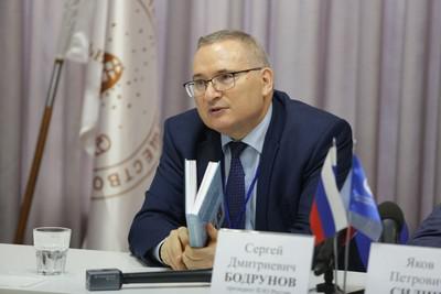 Кто держит Тверскую.