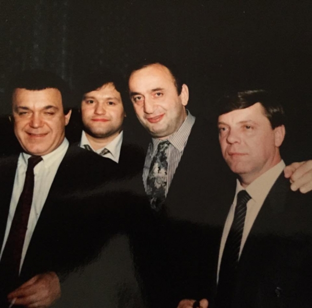 Резали бритвами и ножами. Кровь текла ручьями на асфальт