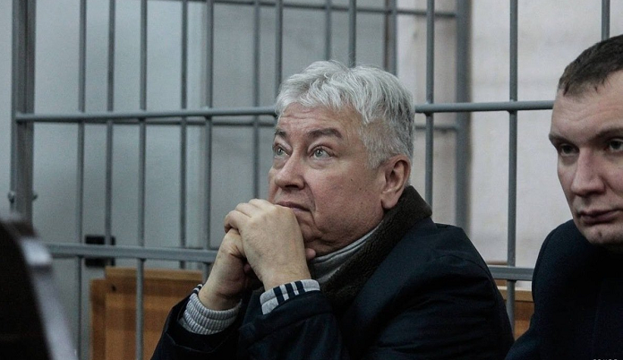 Осужденного на двенадцать лет бывшего руководителя Татфондбанка обвинили в злоупотреблении возможностями и выводе 19 миллиардов руб
