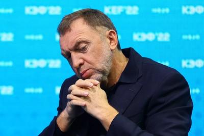 "Некий образный Дерипаска. Они все там воры".
