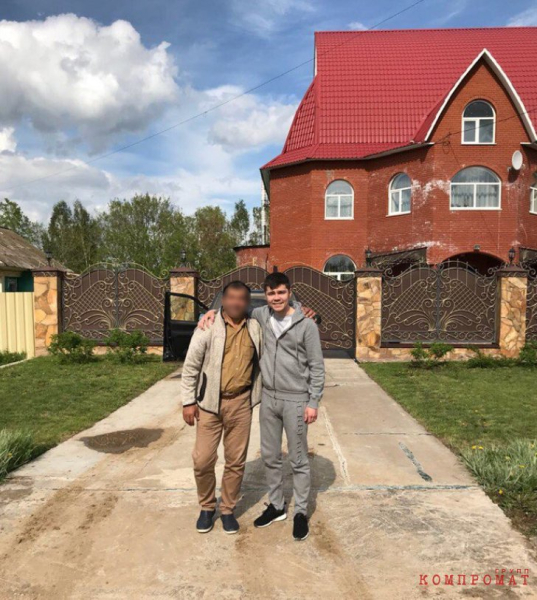 Пентхаус в Москва-Сити и "гелик" в гараже: Чем может расплатиться торговец успехом Аяз Шабутдинов
