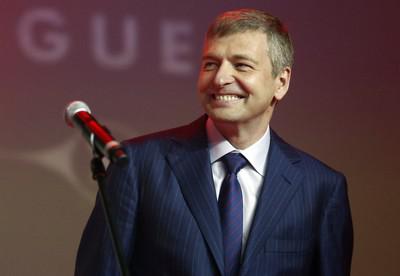 "В мире есть три места, где я могу делать что хочу: Скорпиос, Кипр и Монако".