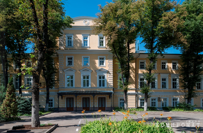 Князья с Волхонки: Как семья экс-министра СССР поддерживает Украину, а зарабатывает в России