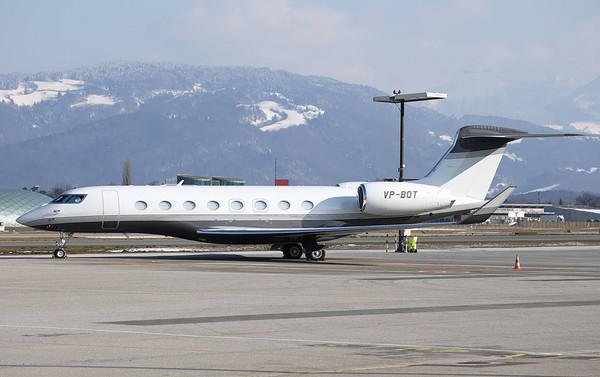 Бизнес-джет Gulfstream G650ER Виктора Рашникова.