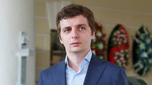 Рядом со входом в исподнюю: как Мазараки "подбирают" рынок