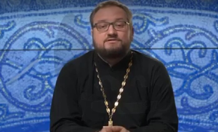 Священнослужитель РПЦ Береговойдавая ответы на вопрос, можно ли христианину применять духовные практики остальных религий, попросил &ldquo;не находить жемчуг в навозе&rdquo;