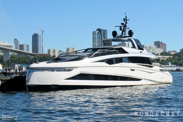 37-метровая лодка White Pearl губернатора Приморья стоит 1,2 млрд руб.