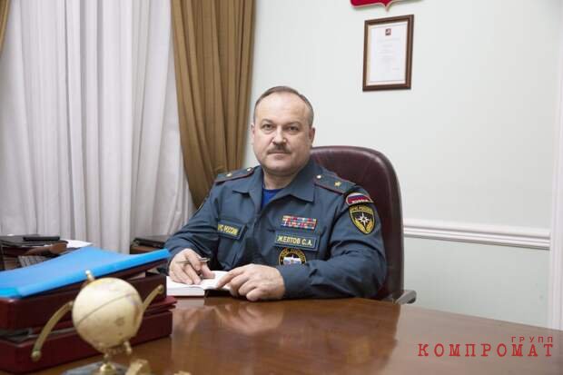 У спасателей подгорело: Как живёт глава столичного МЧС, на которого сетуют подчинённые