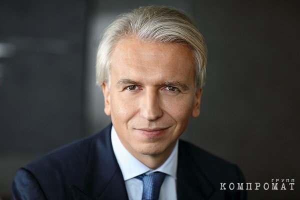 Как глава "Газпром нефти" избежал санкций и оформил виллу в Каннах за €12,5 млн на 17-летнюю дочь