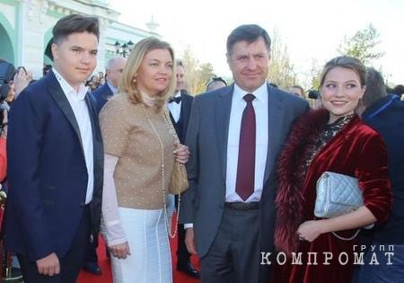 Бывший депутат Государственной Думы ютится на вилле площадью 498 кв. м на 78 сотках под Каннами ценой 350 млн руб.