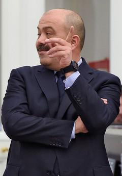 Авторитетные месье.