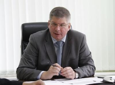 Валерий Савин присел за дачу.