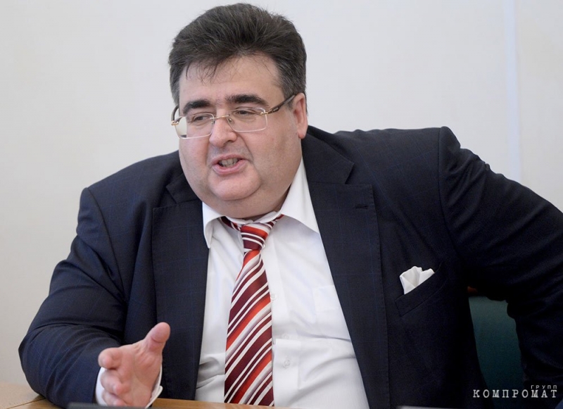 Специалисты по звёздным старикам: Кто опекал в последнее время модельера Славу Зайцева