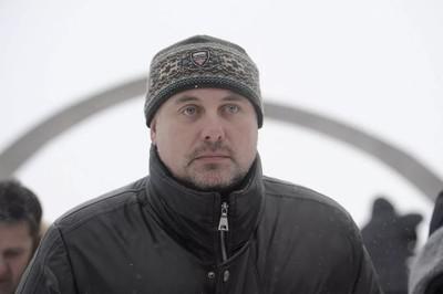 Александру Соболенко землю утяжелили стволом.