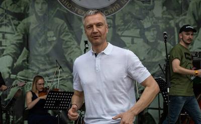 Голландский адвокат отстирывает Вячеслава Шеянова.