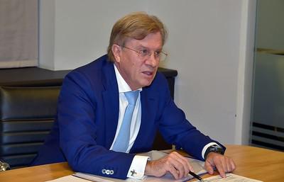 Премьер Мишустин задекларировал 18,3 млн руб. за 2021 г.