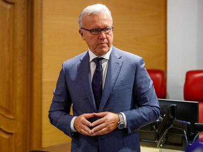 Артем Усс двойного назначения.