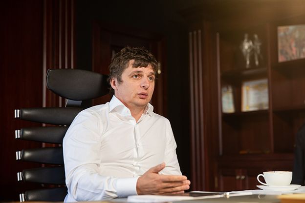 Рядом со входом в исподнюю: как Мазараки "подбирают" рынок