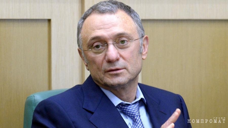 Как сенатор-миллиардер через фирмы бухгалтера и мастера тату прокачал более $700 млн и скупал недвижимость во Франции и Великобритании