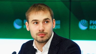Депутаты в окружении врагов.
