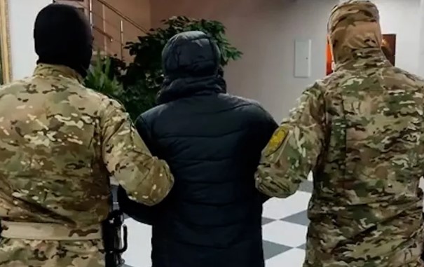 Россиянина задержали за попытку зарезать беременную супругу из чувства ревности