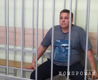 Экс-замглавы воронежской ГИБДД, разжалованный после засветки недвижимости на 63 млн руб., пытался за 100 тыс. руб. купить права для шестерых граждан