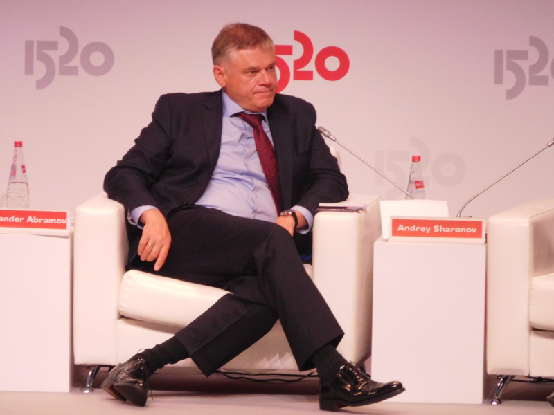 Роман Абрамович становится беднее