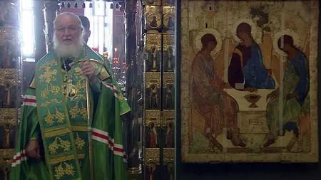 "Святейший может давать указания чиновникам, как и сам император".