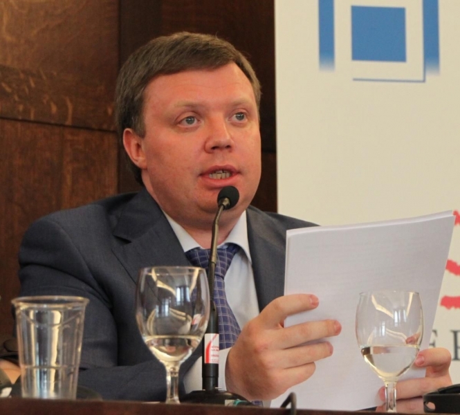 Кого "вылечивает" Вексельберг, либо Чьи интересы блюдут в "Росатоме" Комаровы