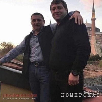 Вор Намик Салифов обвиняется в организации убийства вора Али Гейдарова (Альберта Рыжего), "заказавшего" вора Надира Салифова (Лоту Гули)