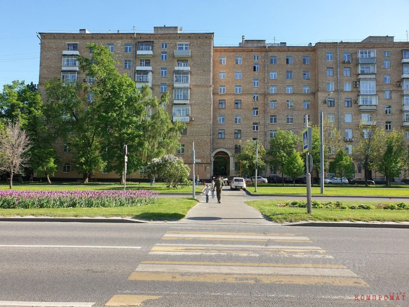 Таунхаус в Нью-Йорке и квартира на Тверской: Откуда у антироссийской журналистки Евгении Альбац деньги на роскошную жизнь