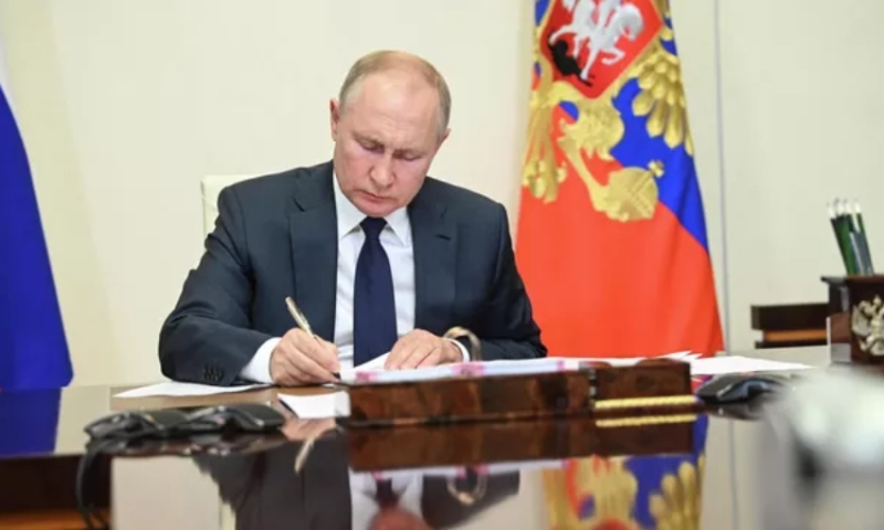 Владимир Путин поставил подпись под указом об упразднении Федерального агентства по туризму РФ