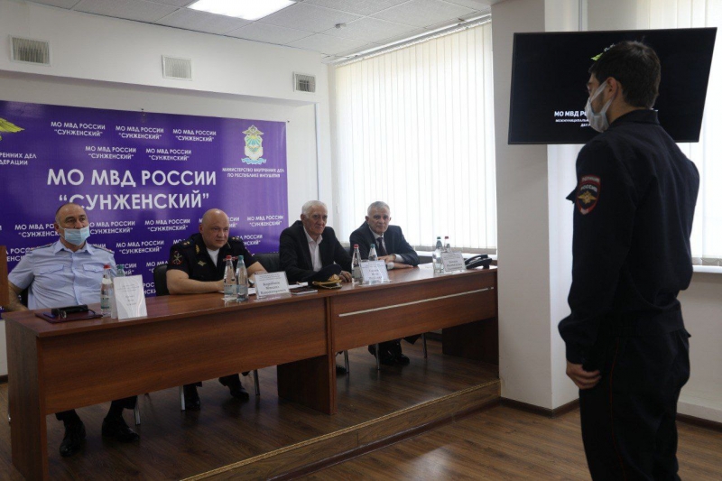 Под &laquo;крышей&raquo; главу МВД