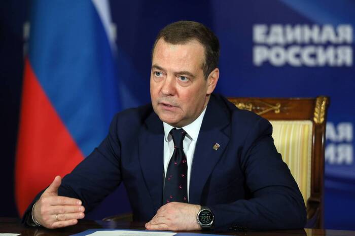 Медведев сообщил о ведущих мир к апокалипсису неприятелях Рф