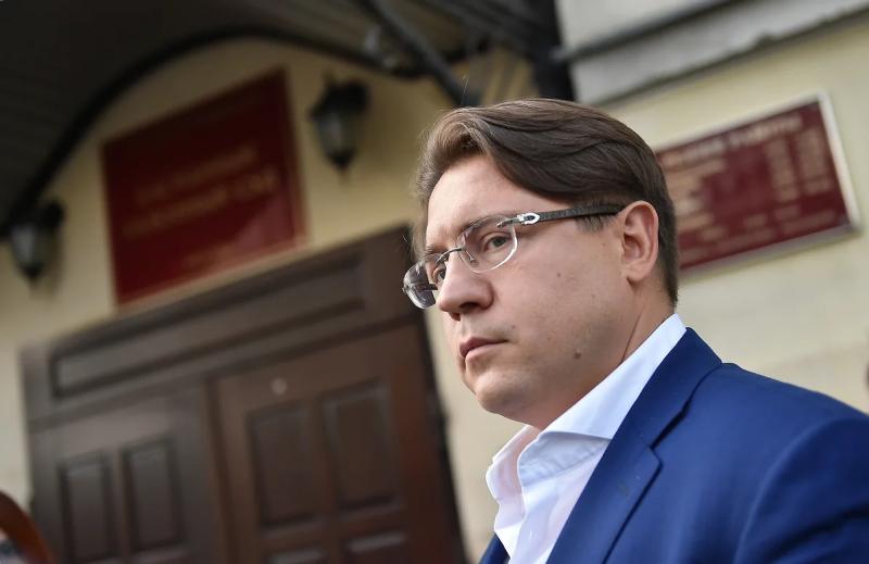 Адвоката Карабанова арестовали по делу о мошенничестве на 7 млн рублей