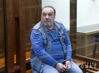 Получил по-братски 6 лет общего режима за попытку похитить 25% акций "Интеко" у своей сестры, вдовы бывшего мэра Москвы Елены Батуриной