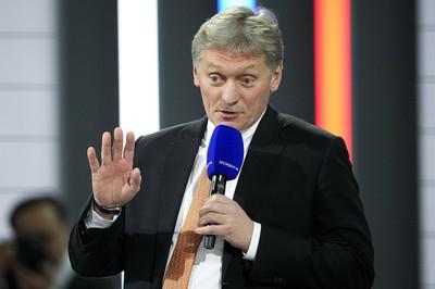 Администрация президента в окружении врагов.