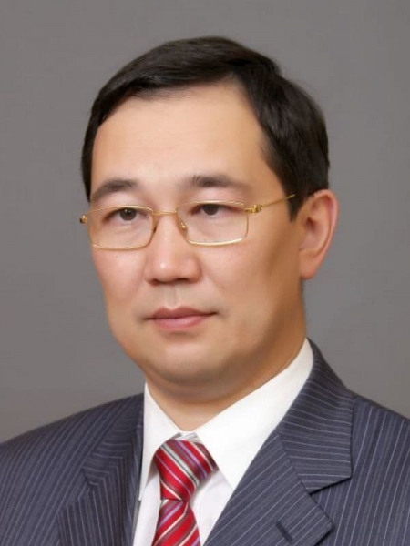 Айсен Николаев