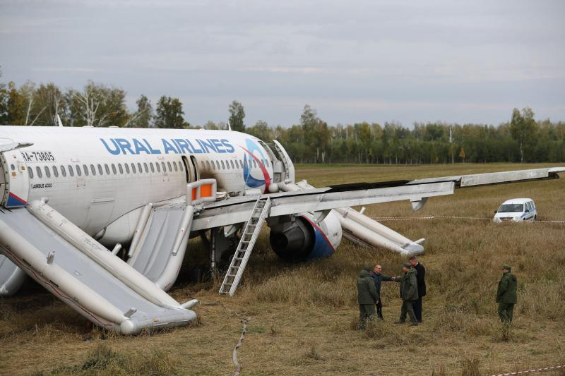 Александр Бастрыкин заинтересовался экстренной посадкой самолета в Новосибирской области