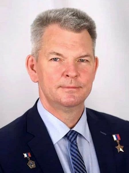 Александр Самокутяев