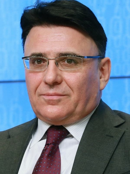 Александр Жаров