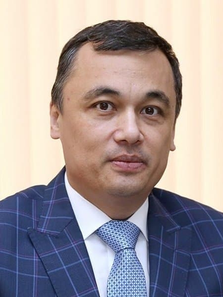 Аскар Умаров
