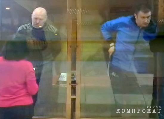 Сели не в службу, а в дружбу