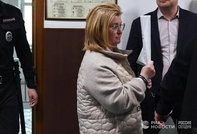 Татьяну Кулешову и Елену Егорову взяли за ноутбуки.