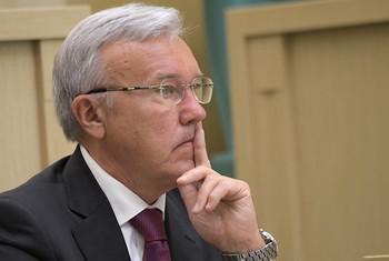 Губернаторы в окружении врагов.