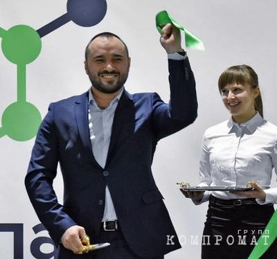 Кандидат на вылет из Италии в Россию перед уходом с поста директора Антипинского НПЗ по фальшивому протоколу выписал себе премию на $10 млн