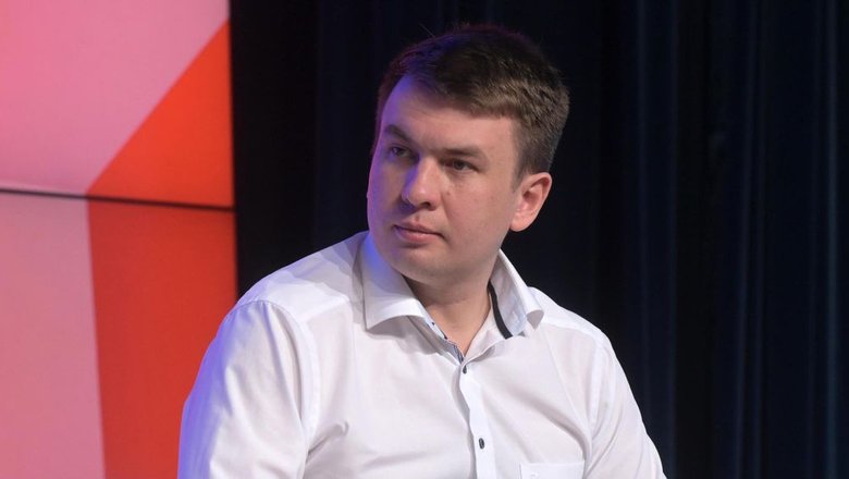 Блогер Ремесло в СИЗО читает роман Стендаля &laquo;Красное и черное&raquo;